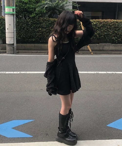anyonemore(エニワンモア)の「肩紐調節ミニ丈キャミニットワンピースセット(ワンピース・レディース・ブラック・FREE)」の14枚目の写真