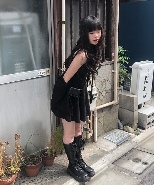 anyonemore(エニワンモア)の「肩紐調節ミニ丈キャミニットワンピースセット(ワンピース・レディース・ブラック・FREE)」の3枚目の写真