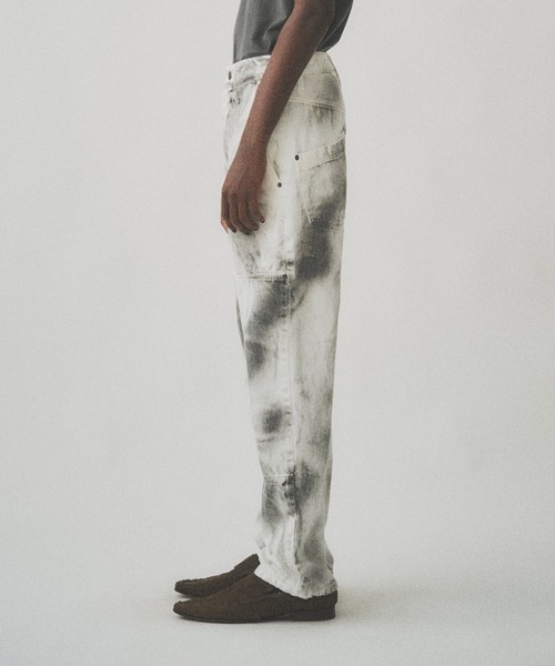 Juha（ユハ）の「SPRAY WORK DENIM PANTS（デニムパンツ・メンズ・ホワイト×ブラック・4/3/2）」の6枚目の写真