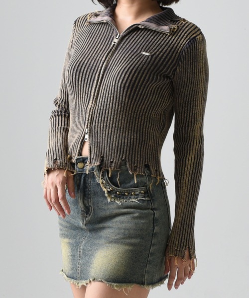 .KOM(ドットコム)の「A'GEM/9 × .kom 『.KOM/ドットケーオーエム』 ニットダメージZIPトップス(ニット/セーター・レディース・チャコールグレー/ブラウン・FREE)」の10枚目の写真