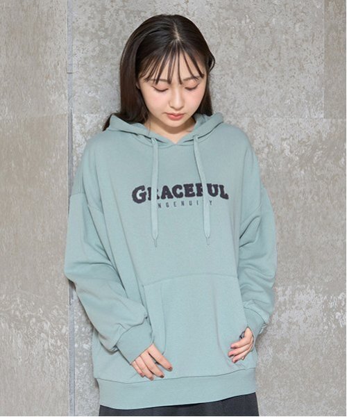 LOVETOXIC（ラブトキシック）の「【GOODPRICE】サガラロゴプルパーカ（パーカー・キッズ・ホワイト系その他/エンジ/エメラルド/ブラック/オフホワイト・S/M/L）」の4枚目の写真