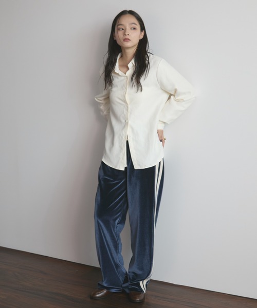 MERLOT（メルロー）の「オーバーサイズベーシックシャツ/イージーケア（シャツ/ブラウス・レディース・ブルー/アイボリー・FREE）」の20枚目の写真