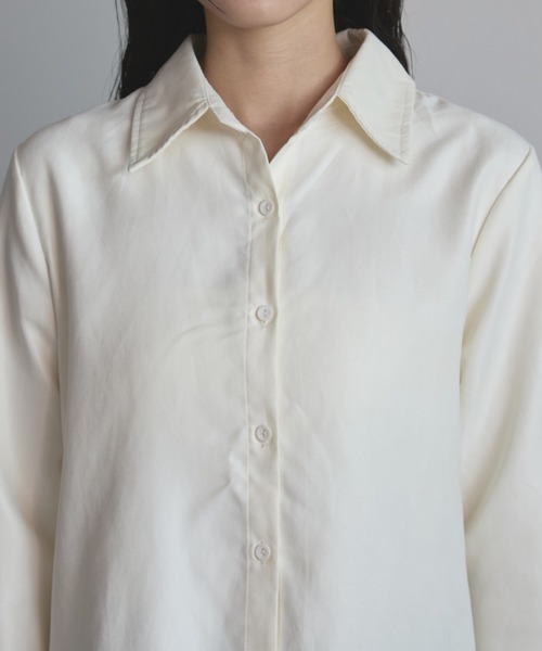 MERLOT（メルロー）の「オーバーサイズベーシックシャツ/イージーケア（シャツ/ブラウス・レディース・ブルー/アイボリー・FREE）」の9枚目の写真