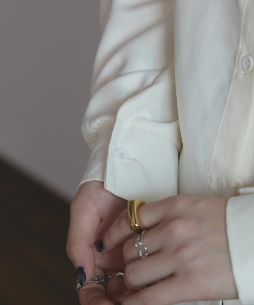 MERLOT（メルロー）の「オーバーサイズベーシックシャツ/イージーケア（シャツ/ブラウス・レディース・ブルー/アイボリー・FREE）」の11枚目の写真