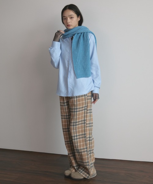 MERLOT（メルロー）の「オーバーサイズベーシックシャツ/イージーケア（シャツ/ブラウス・レディース・ブルー/アイボリー・FREE）」の8枚目の写真