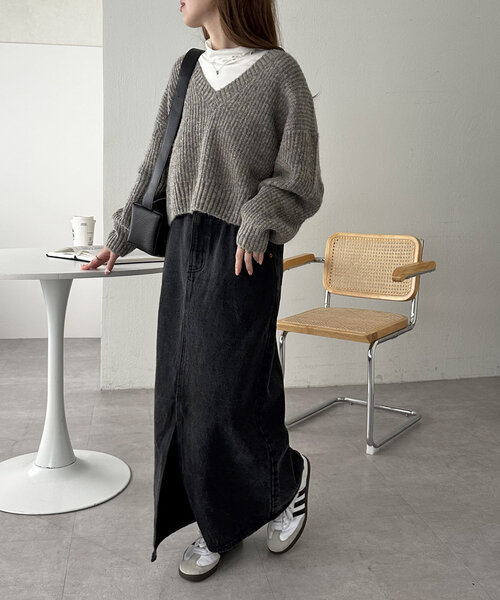 DISCOAT（ディスコート）の「【WEB限定】メランジヤーンVネックプルオーバー（ニット/セーター・レディース・アイボリー/ブラック/ブルー/レッド・MEDIUM）」の6枚目の写真