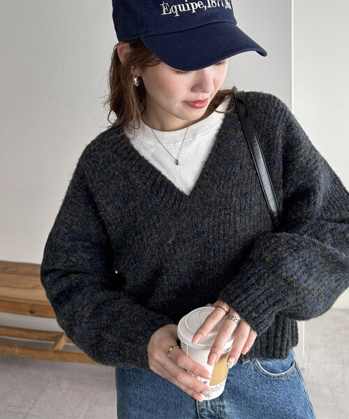 DISCOAT（ディスコート）の「【WEB限定】メランジヤーンVネックプルオーバー（ニット/セーター・レディース・アイボリー/ブラック/ブルー/レッド・MEDIUM）」の10枚目の写真