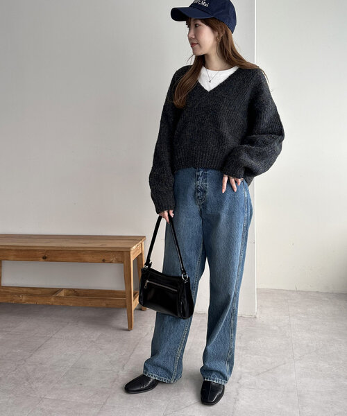 DISCOAT（ディスコート）の「【WEB限定】メランジヤーンVネックプルオーバー（ニット/セーター・レディース・アイボリー/ブラック/ブルー/レッド・MEDIUM）」の14枚目の写真