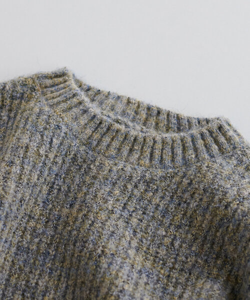 DISCOAT（ディスコート）の「【WEB限定】メランジヤーンVネックプルオーバー（ニット/セーター・レディース・アイボリー/ブラック/ブルー/レッド・MEDIUM）」の19枚目の写真