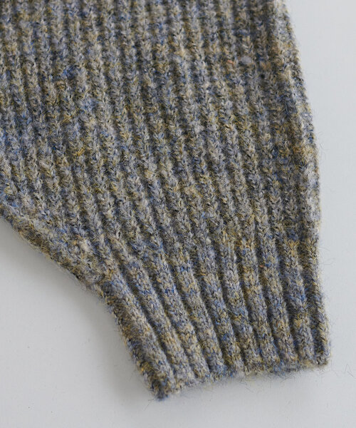 DISCOAT（ディスコート）の「【WEB限定】メランジヤーンVネックプルオーバー（ニット/セーター・レディース・アイボリー/ブラック/ブルー/レッド・MEDIUM）」の21枚目の写真