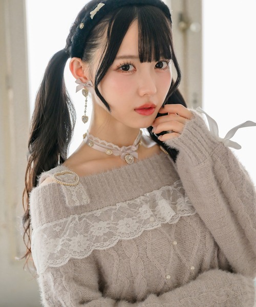 ROJITA(ロジータ)の「デコルテレース肩ベルトニットトップス(ニット/セーター・レディース・ホワイト/ピンク/ブラック・FREE)」の3枚目の写真