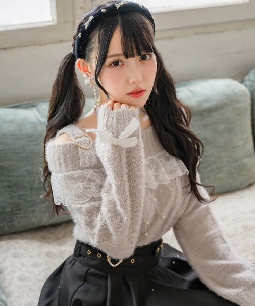 ROJITA(ロジータ)の「デコルテレース肩ベルトニットトップス(ニット/セーター・レディース・ホワイト/ピンク/ブラック・FREE)」の6枚目の写真