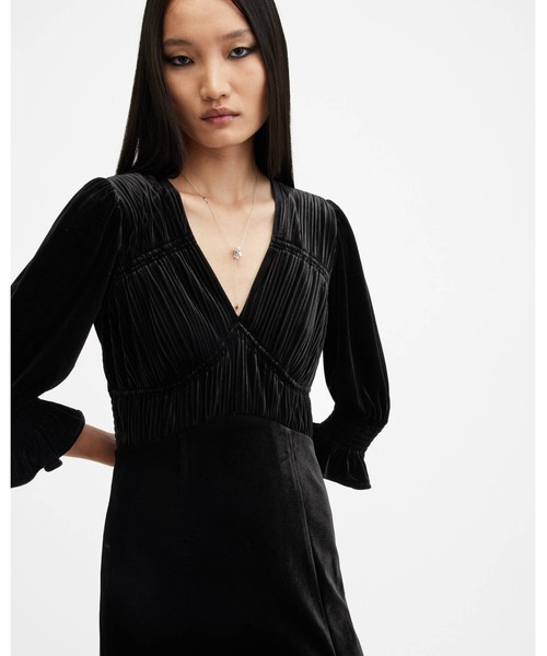 ALLSAINTS(オールセインツ)の「ANI V-NECK VELVET MIDI DRESS | ANI Vネック ベルベット ミディ ドレス・ワンピース(ワンピース・レディース・ブラック・10/6/4/8)」の4枚目の写真