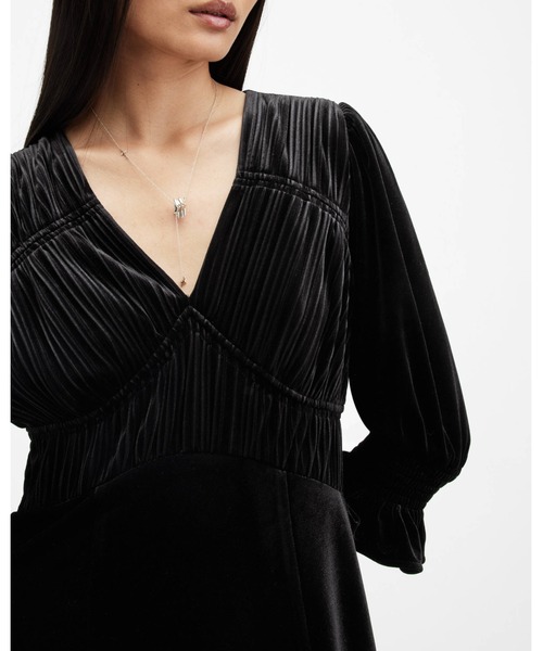 ALLSAINTS(オールセインツ)の「ANI V-NECK VELVET MIDI DRESS | ANI Vネック ベルベット ミディ ドレス・ワンピース(ワンピース・レディース・ブラック・10/6/4/8)」の5枚目の写真