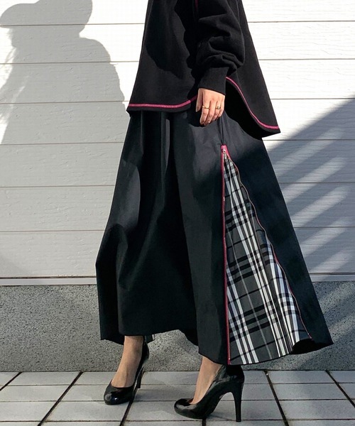 Q（キュー）の「メモリーサイドZIPスカート（スカート・レディース・ブルー系その他/ブラウン系その他/ブラック・MEDIUM）」の2枚目の写真