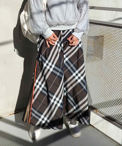 Q（キュー）の「メモリーサイドZIPスカート（スカート・レディース・ブルー系その他/ブラウン系その他/ブラック・MEDIUM）」の8枚目の写真