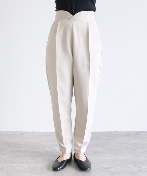 reca(レカ)の「ハイウエストテーパードパンツ(スーツパンツ・レディース・ベージュ/ブラック・M)」の8枚目の写真