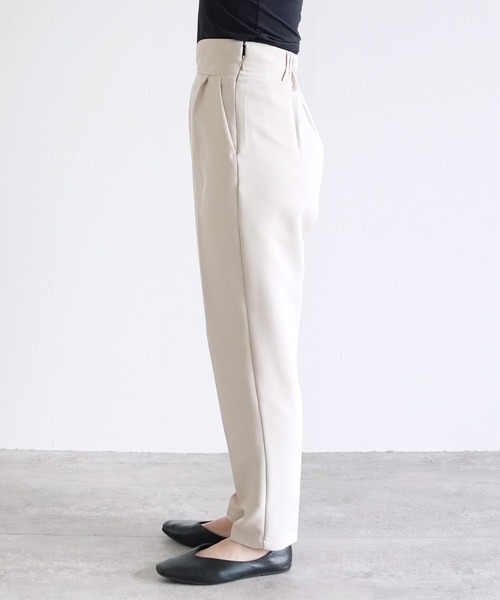 reca(レカ)の「ハイウエストテーパードパンツ(スーツパンツ・レディース・ベージュ/ブラック・M)」の5枚目の写真