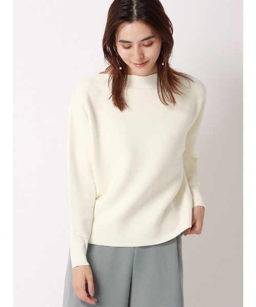 SUIT SQUARE（スーツスクエア）の「ボートネックニット ドルマンスリーブ ハンドウォッシュ レーヨンストレッチ 無地（ニット/セーター・レディース・ブラック/ブルー/イエロー/オフホワイト・38(9号)）」の2枚目の写真
