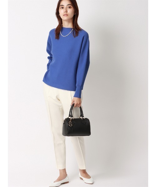 SUIT SQUARE（スーツスクエア）の「ボートネックニット ドルマンスリーブ ハンドウォッシュ レーヨンストレッチ 無地（ニット/セーター・レディース・ブラック/ブルー/イエロー/オフホワイト・38(9号)）」の5枚目の写真