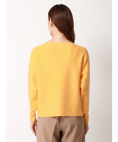 SUIT SQUARE（スーツスクエア）の「ボートネックニット ドルマンスリーブ ハンドウォッシュ レーヨンストレッチ 無地（ニット/セーター・レディース・ブラック/ブルー/イエロー/オフホワイト・38(9号)）」の19枚目の写真