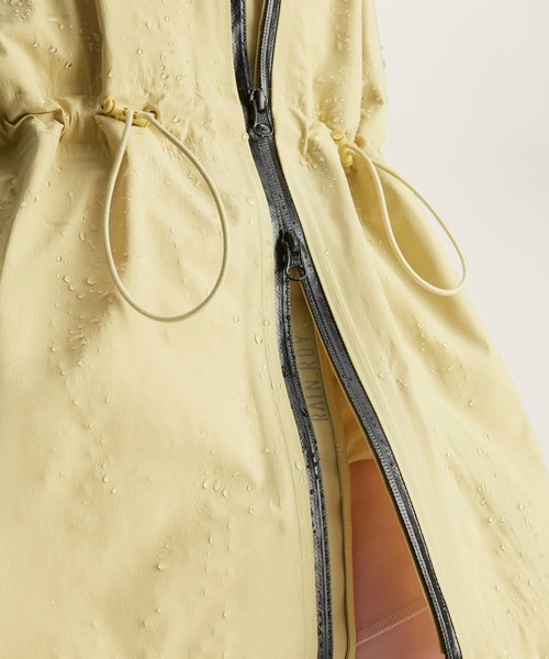 adidas by Stella McCartney（アディダスバイステラマッカートニー）の「adidas by Stella McCartney TrueNature レインショートジャケット / アディダス adidas（ナイロンジャケット・レディース・レッド/イエロー・LARGE/MEDIUM/SMALL/X-LARGE/XX-LARGE）」の20枚目の写真