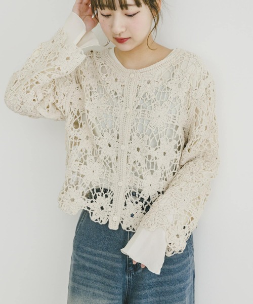 ITEMS URBANRESEARCH（アイテムズ アーバンリサーチ）の「フラワーモチーフニットカーディガン（カーディガン/ボレロ・レディース・ベージュ/ブラウン系その他・FREE）」の2枚目の写真