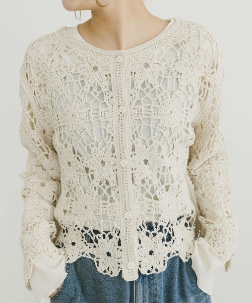 ITEMS URBANRESEARCH（アイテムズ アーバンリサーチ）の「フラワーモチーフニットカーディガン（カーディガン/ボレロ・レディース・ベージュ/ブラウン系その他・FREE）」の3枚目の写真