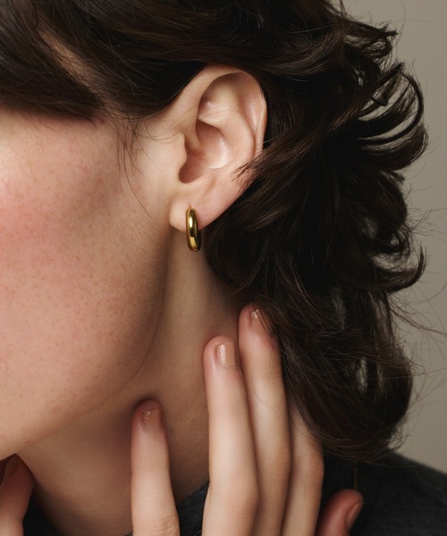 CENE(セネ)の「【CENE】セネ/ループピアス(medium)(ピアス(両耳用)・レディース・シルバー/ゴールド・FREE)」の5枚目の写真
