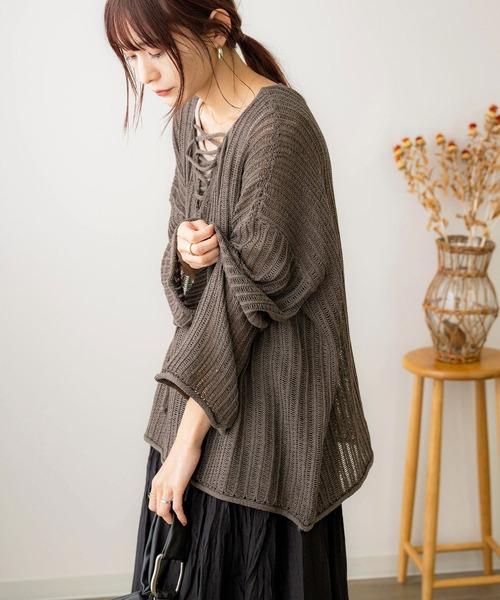 NOAHL(ノアル)の「【NOAHL】はしご編みレースアップニットプルオーバー(ニット/セーター・レディース・ブラウン系/アイボリー/ベージュ/ブルー系・FREE)」の2枚目の写真