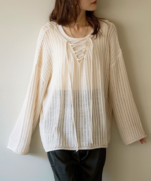 NOAHL(ノアル)の「【NOAHL】はしご編みレースアップニットプルオーバー(ニット/セーター・レディース・ブラウン系/アイボリー/ベージュ/ブルー系・FREE)」の1枚目の写真