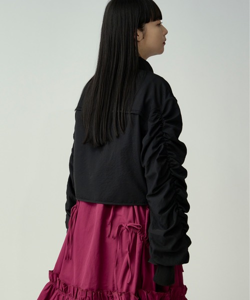 Ezick（エジック）の「volume sleeve mode MA1（ブルゾン・レディース・ブラック/グレー・FREE）」の4枚目の写真