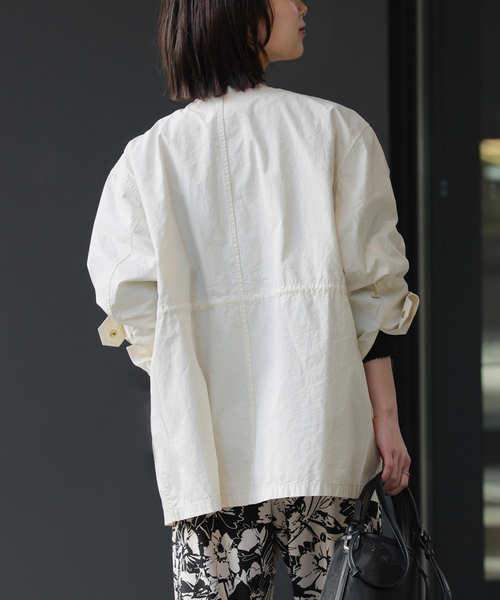 JOURNAL STANDARD relume（ジャーナルスタンダード　レリューム）の「コットンブロードノーカラーM65（ミリタリージャケット・レディース・カーキ/アイボリー・FREE）」の11枚目の写真