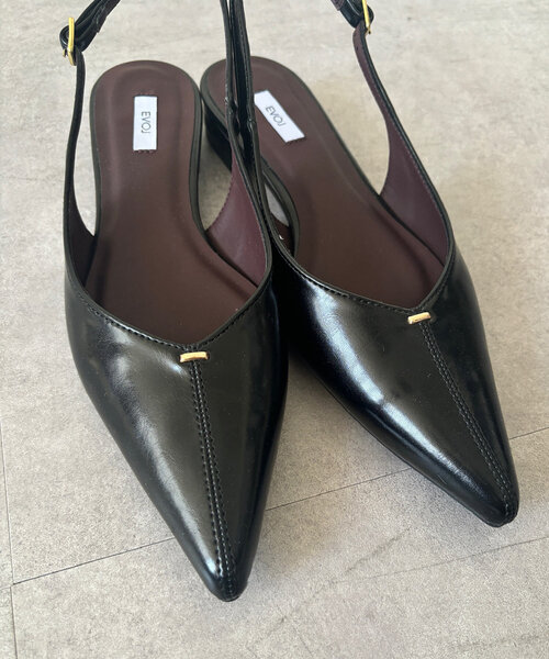 DouDou（ドゥドゥ）の「【WEB限定】ソフトカットバックストラップパンプス（ブーツ・レディース・ブラック/シルバー・23cm/23.5cm/24cm/24.5cm）」の7枚目の写真