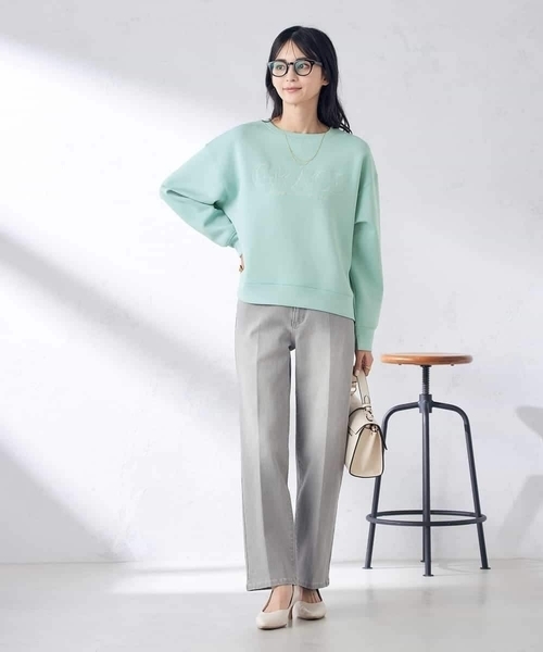 a.v.v（アーヴェヴェ）の「大人のロゴクロップドダンボールスウェット（スウェット・レディース・ミント/ホワイト・38/40/36）」の7枚目の写真