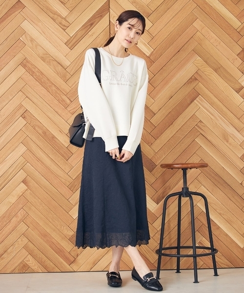 a.v.v（アーヴェヴェ）の「大人のロゴクロップドダンボールスウェット（スウェット・レディース・ミント/ホワイト・38/40/36）」の19枚目の写真