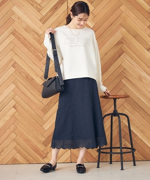 a.v.v（アーヴェヴェ）の「大人のロゴクロップドダンボールスウェット（スウェット・レディース・ミント/ホワイト・38/40/36）」の21枚目の写真