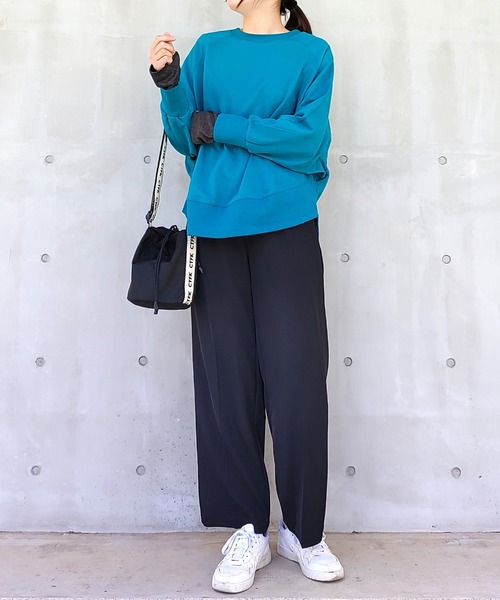 Q（キュー）の「ラグランスリーブスウェット（スウェット・レディース・ベージュ/エメラルド/オレンジ・MEDIUM）」の12枚目の写真