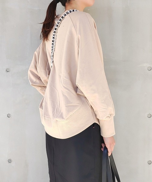 Q（キュー）の「ラグランスリーブスウェット（スウェット・レディース・ベージュ/エメラルド/オレンジ・MEDIUM）」の19枚目の写真