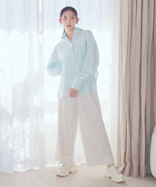 earth music&ecology（アースミュージックアンドエコロジー）の「バックドロストオーバーシャツ（シャツ/ブラウス・レディース・グリーン系その他3/ブルー系その他6/オフホワイト/ブルー・FREE）」の20枚目の写真