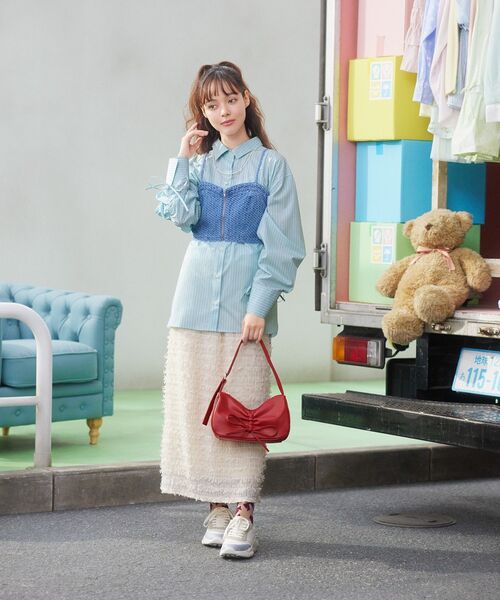 earth music&ecology（アースミュージックアンドエコロジー）の「バックドロストオーバーシャツ（シャツ/ブラウス・レディース・グリーン系その他3/ブルー系その他6/オフホワイト/ブルー・FREE）」の18枚目の写真