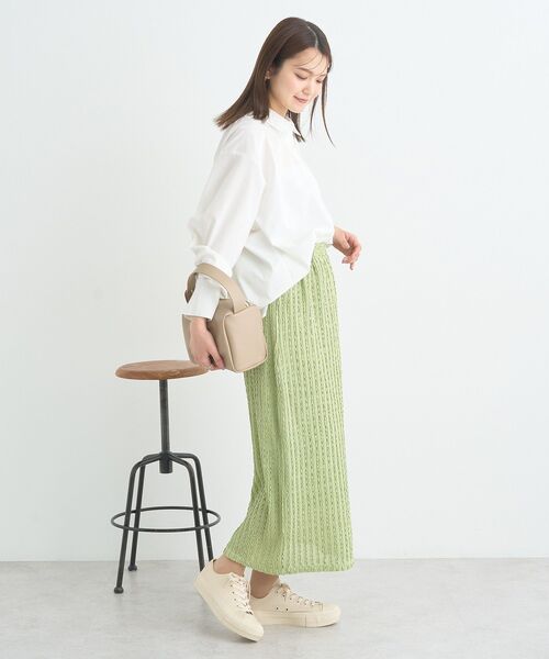 earth music&ecology（アースミュージックアンドエコロジー）の「バックドロストオーバーシャツ（シャツ/ブラウス・レディース・グリーン系その他3/ブルー系その他6/オフホワイト/ブルー・FREE）」の13枚目の写真