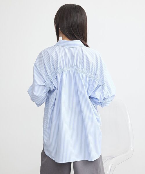 earth music&ecology（アースミュージックアンドエコロジー）の「バックドロストオーバーシャツ（シャツ/ブラウス・レディース・グリーン系その他3/ブルー系その他6/オフホワイト/ブルー・FREE）」の9枚目の写真