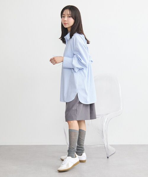 earth music&ecology（アースミュージックアンドエコロジー）の「バックドロストオーバーシャツ（シャツ/ブラウス・レディース・グリーン系その他3/ブルー系その他6/オフホワイト/ブルー・FREE）」の6枚目の写真