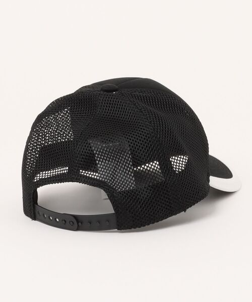 adidas（アディダス）の「《adidas》キッズ トラッカー キャップ（キャップ・キッズ・ブラック/ダークブルー・XXS/XS）」の3枚目の写真