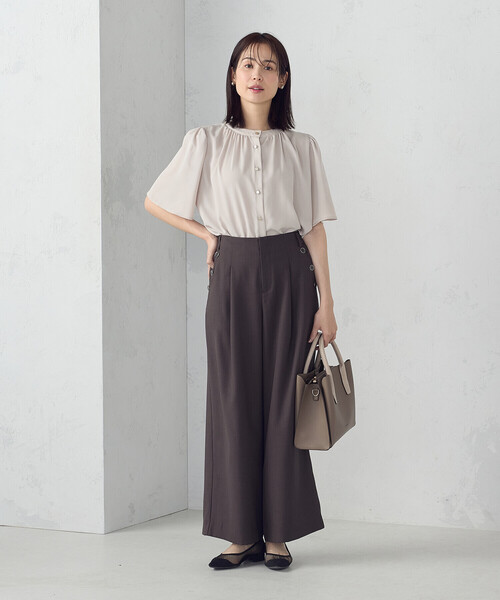COMME CA ISM(コムサイズム)の「前後2WAY ギャザーブラウス(シャツ/ブラウス・レディース・ベージュ/ブラック・LARGE/MEDIUM)」の7枚目の写真