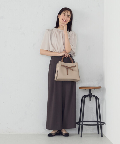 COMME CA ISM(コムサイズム)の「前後2WAY ギャザーブラウス(シャツ/ブラウス・レディース・ベージュ/ブラック・LARGE/MEDIUM)」の14枚目の写真