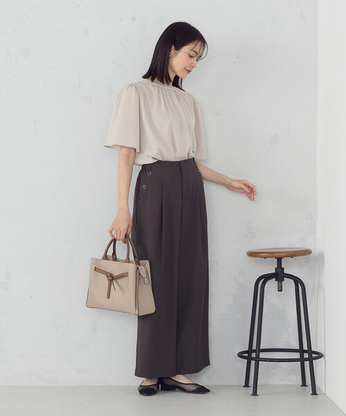 COMME CA ISM(コムサイズム)の「前後2WAY ギャザーブラウス(シャツ/ブラウス・レディース・ベージュ/ブラック・LARGE/MEDIUM)」の15枚目の写真