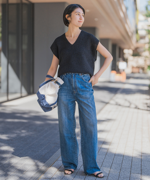 Spick & Span（スピックアンドスパン）の「ペーパーヤーンルーズニットベスト（ベスト・レディース・ブラック/ホワイト/ブルー系その他・FREE）」の5枚目の写真