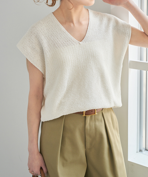 Spick & Span（スピックアンドスパン）の「ペーパーヤーンルーズニットベスト（ベスト・レディース・ブラック/ホワイト/ブルー系その他・FREE）」の20枚目の写真